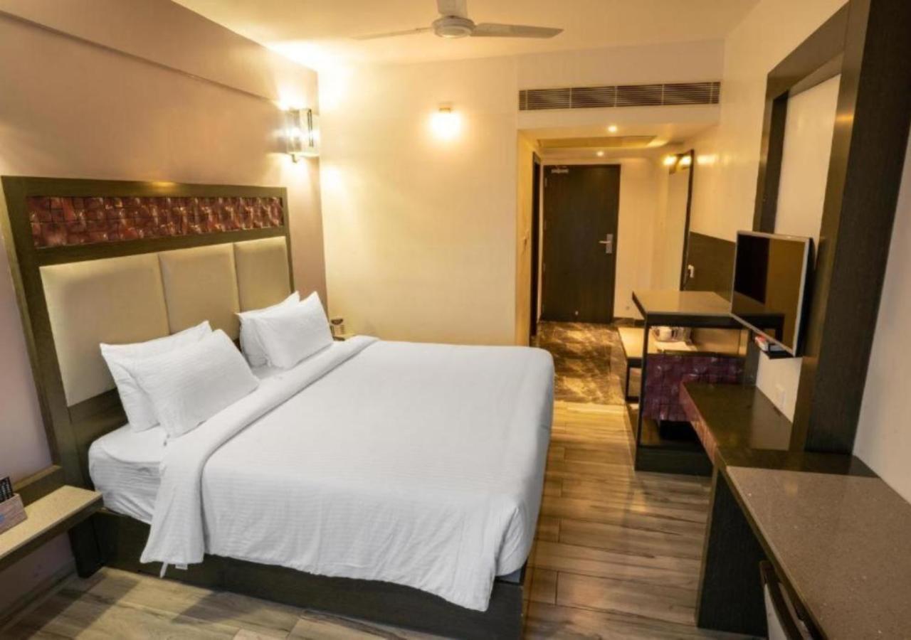Hotel Visakka Palani Zewnętrze zdjęcie