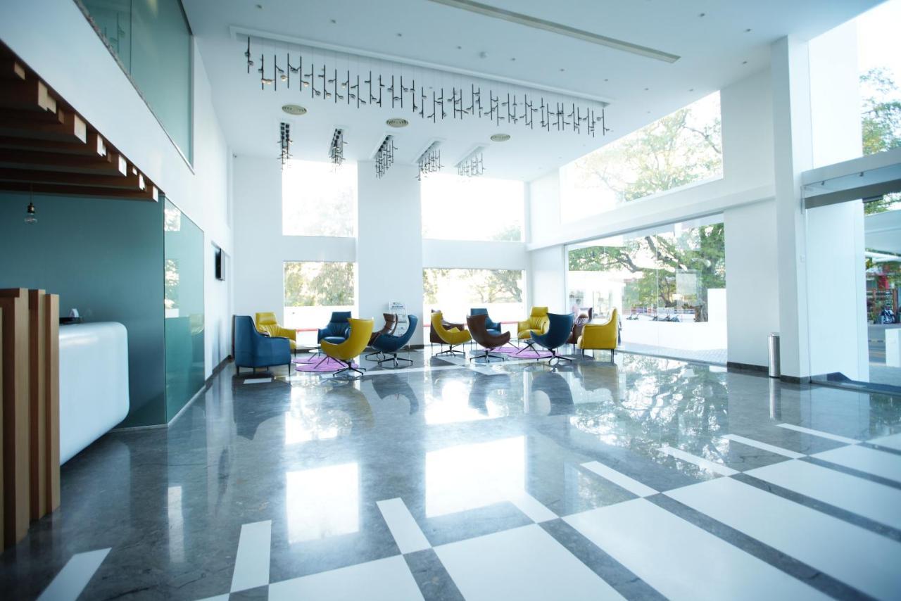 Hotel Visakka Palani Zewnętrze zdjęcie